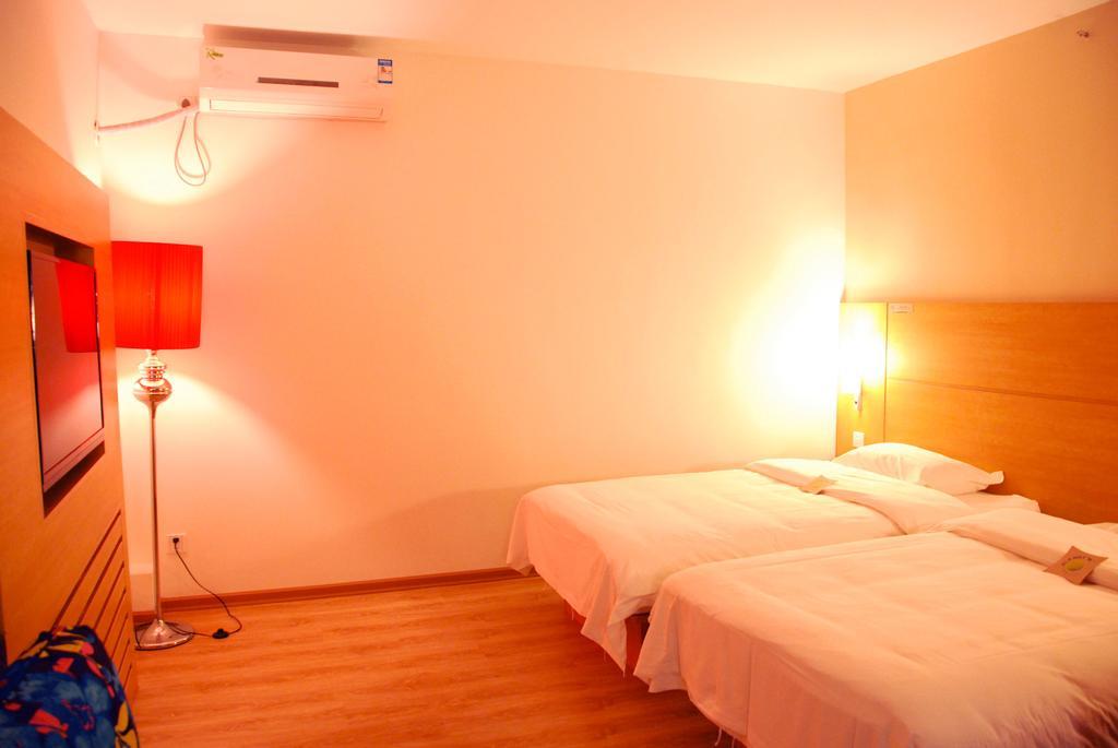 Ibis Changchun Jianshe Street Екстериор снимка